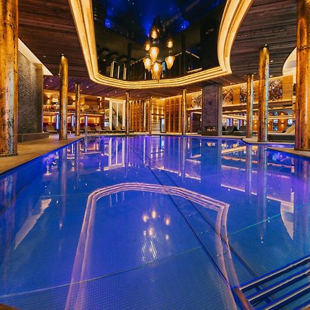 Ortner'S Resort Bad Fussing Bagian luar foto The pool at the Aqua Dome