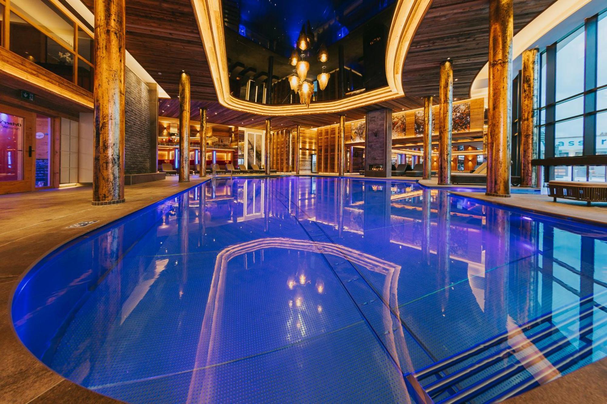 Ortner'S Resort Bad Fussing Bagian luar foto The pool at the Aqua Dome