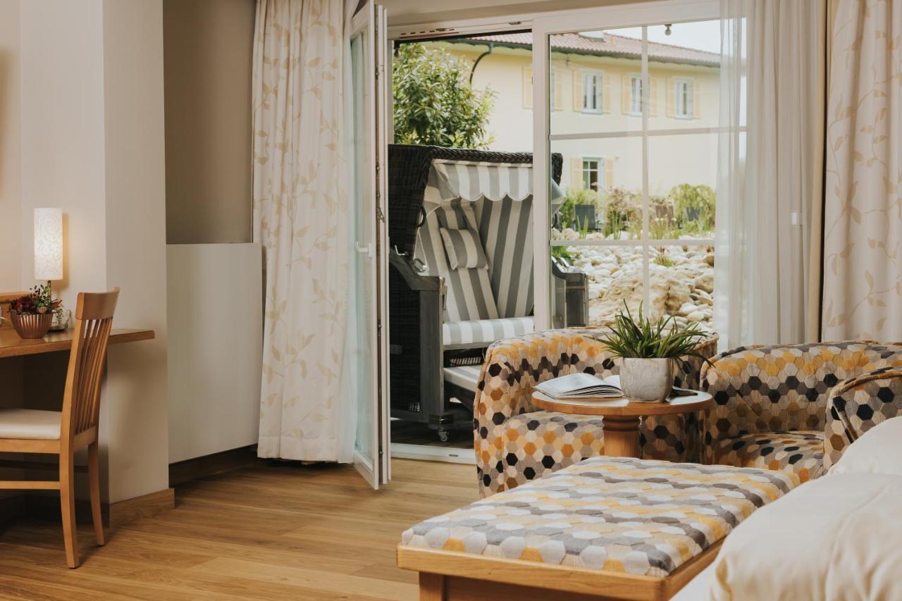 Ortner'S Resort Bad Fussing Bagian luar foto A room at the Hotel Axelmannstein