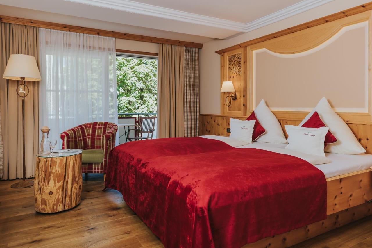Ortner'S Resort Bad Fussing Bagian luar foto A typical room at the Hotel Axelmannstein