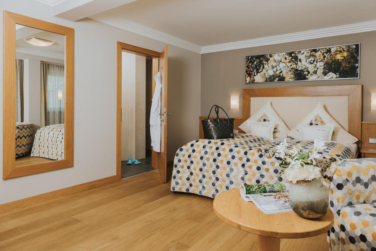 Ortner'S Resort Bad Fussing Bagian luar foto A room at the hotel