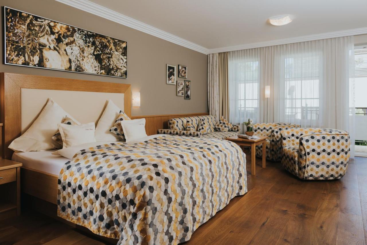Ortner'S Resort Bad Fussing Bagian luar foto A typical hotel room